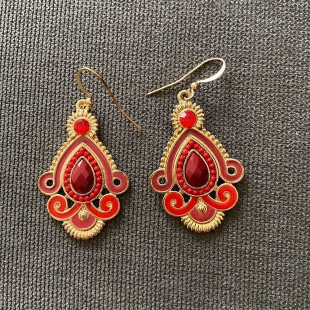Beautiful red and gold boutique earrings!